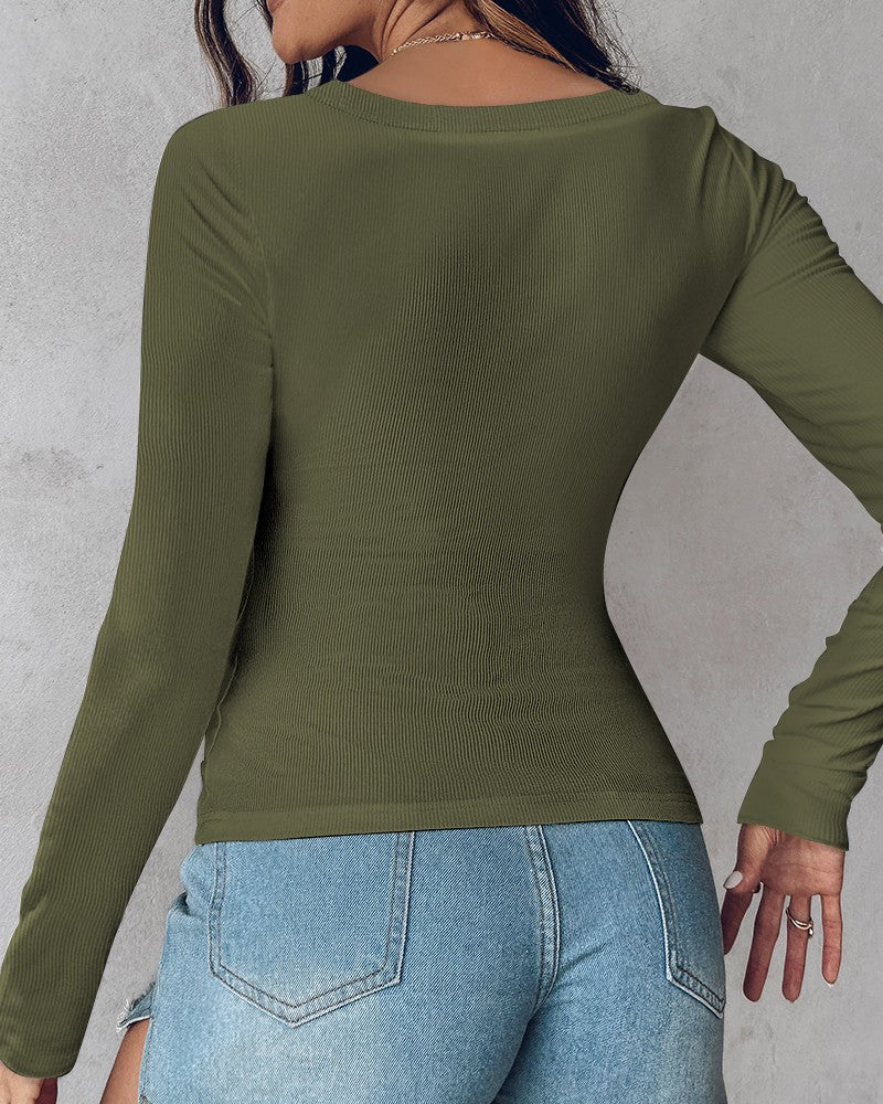 ⏰Letzter Tag 50 % Rabatt🍂Damen-Shirt mit U-Ausschnitt, integriertem BH, langen Ärmeln und Rippstrick Elegantes, figurbetontes Modell