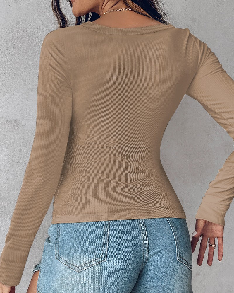⏰Letzter Tag 50 % Rabatt🍂Damen-Shirt mit U-Ausschnitt, integriertem BH, langen Ärmeln und Rippstrick Elegantes, figurbetontes Modell